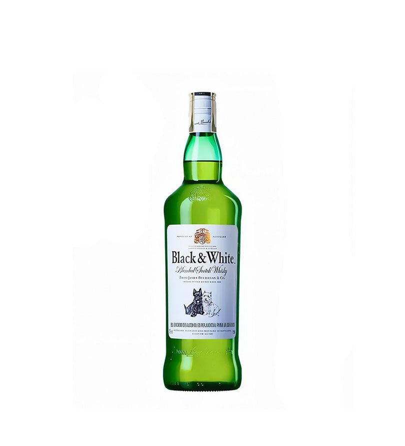 Botella verde de litro de Whisky Black & White con dos terriers en la etiqueta