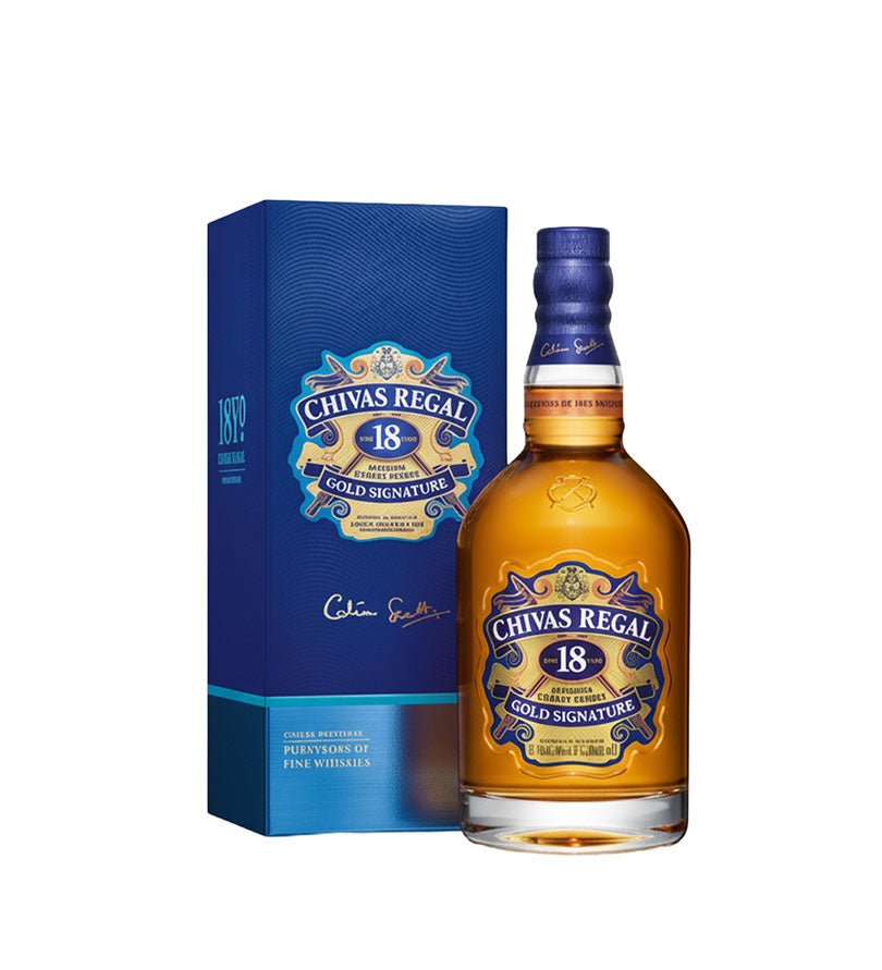 Whisky Chivas Regal 18 Años de 700 ml junto a su estuche azul