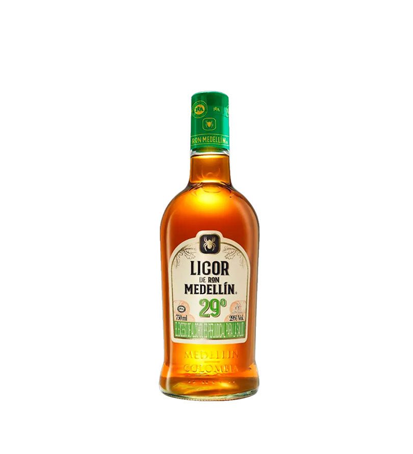 Botella de Licor de Ron Medellín de 750 ml con tapa y etiqueta verdes, 29 grados
