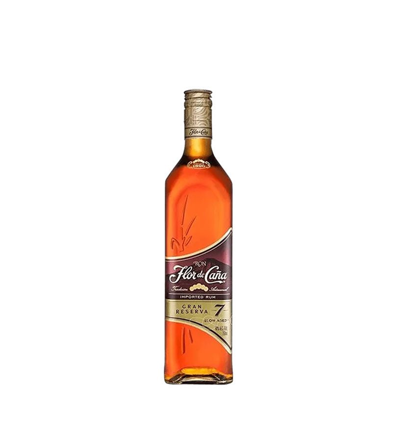Botella alta de Ron Flor de Caña 7 Años de 750 ml con etiqueta oscura