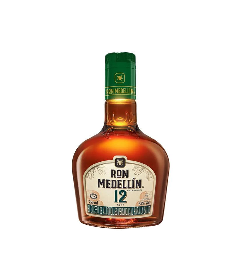 Botella ancha de Ron Medellín 12 Años Gran Reserva de 750 ml con tapa verde