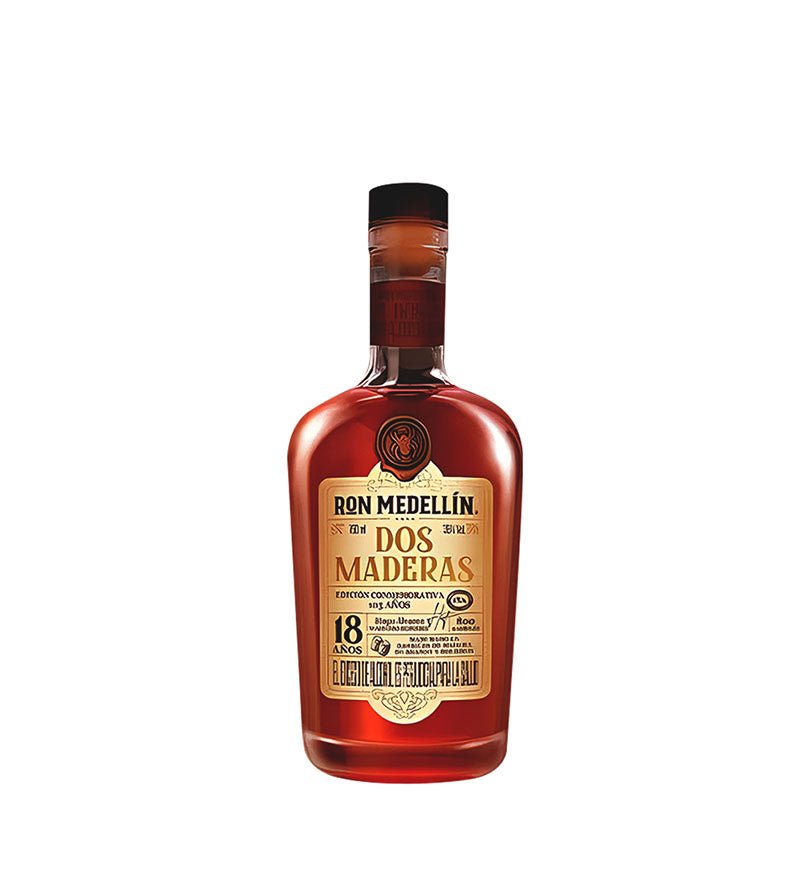 Botella de Ron Medellín Dos Maderas 18 Años de 750 ml con sello rojo