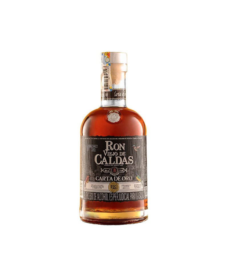 Media botella de Ron Viejo de Caldas 8 Años Carta de Oro de 375 ml con etiqueta negra